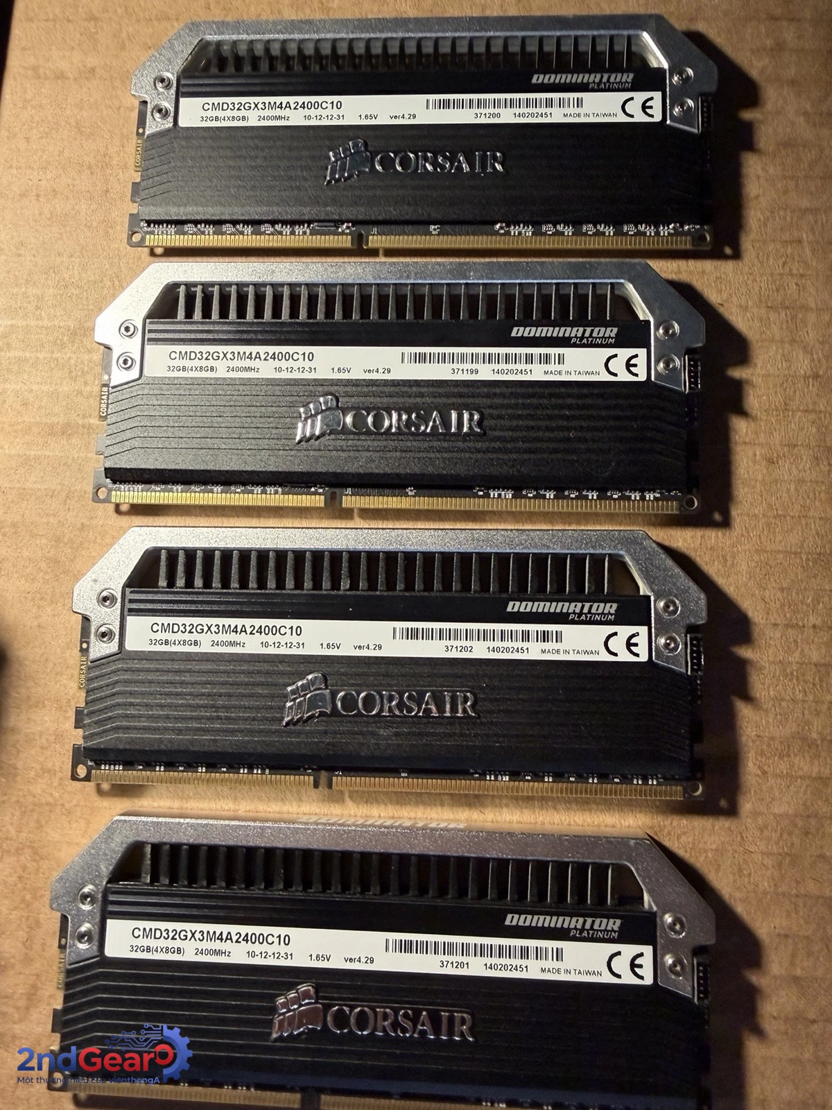 Corsair Dominator Platinum Memory Sticks 32GB, 4x8GB, 2400 MHz
